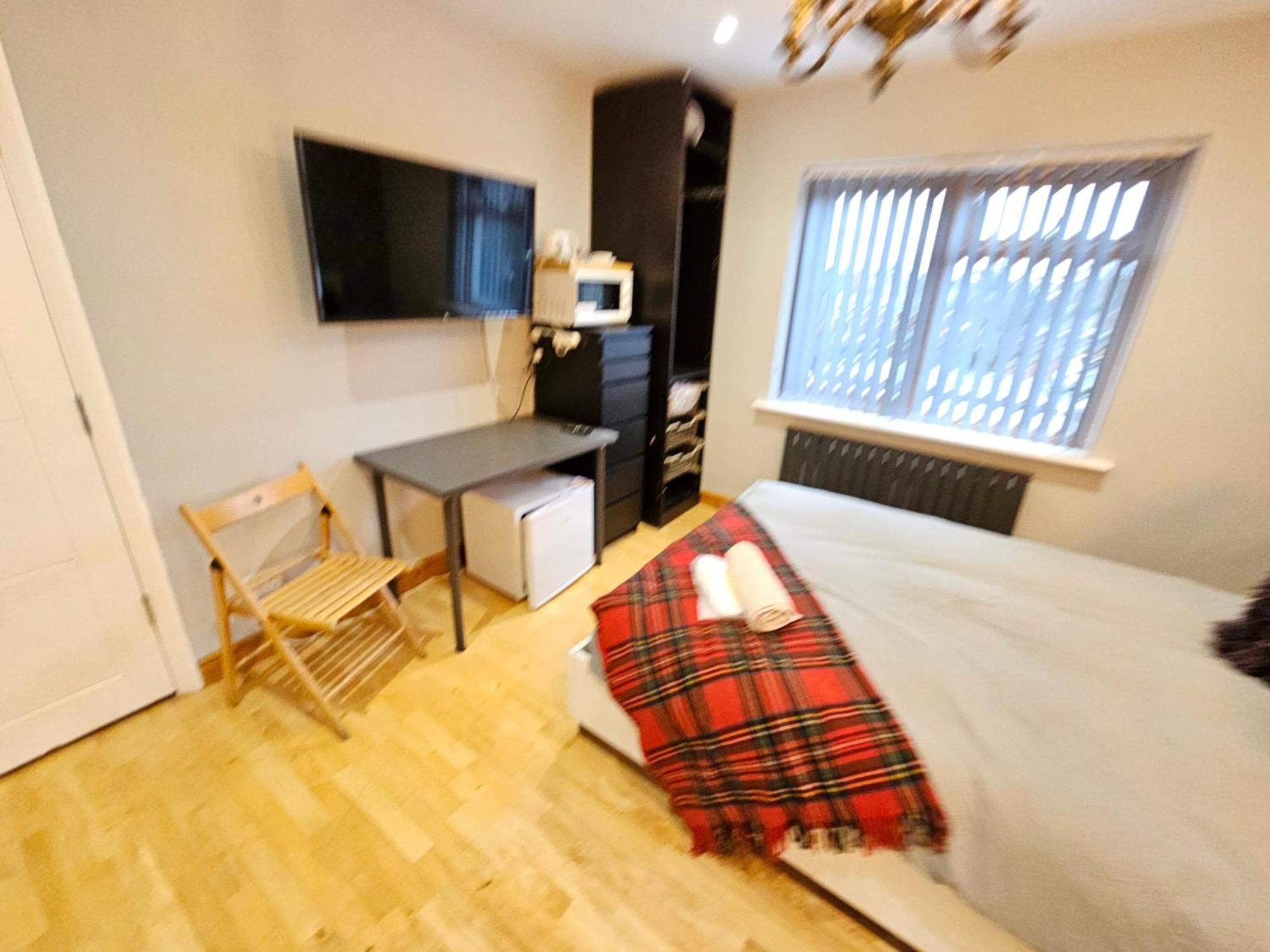 Beautiful Guest Rooms, Free Parking, 30Min Heathrow, 40Min Wembley, 60Min Central London Greenford  Exterior photo